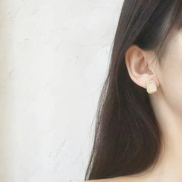 Organic Shaled Square White Pearl Crystal Rhienstone Invisible Clip On Earrings
