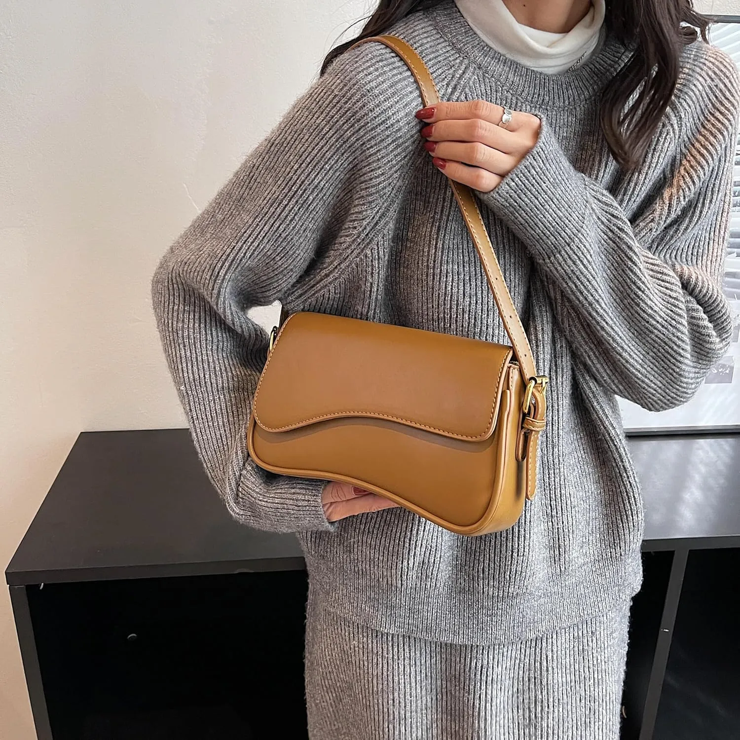 Trendy Y2K Vegan Leather Shoulder Bag for Women - Hobo Handbag, Clutch & Saddle Bag with Removable Strap